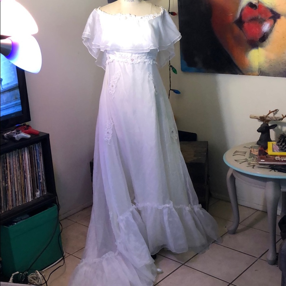 Vintage 70’s appliqué wedding dress